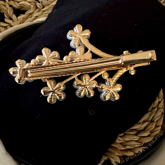 ♥️Silk pearl Braided Ivory Headband and Floral Gold tone Clip set! New! - Picture 4 of 6